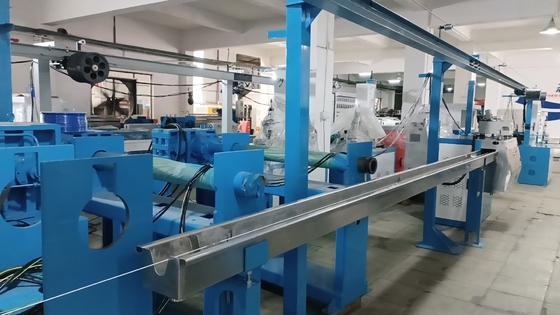 เครื่องทําเคเบิลเครือข่าย 50+35 PLC การควบคุมสาย Extrusion Line