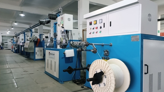 เครื่องทําเคเบิลเครือข่าย 50+35 PLC การควบคุมสาย Extrusion Line