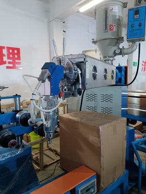 เครื่องทําเคเบิลเครือข่าย 50+35 PLC การควบคุมสาย Extrusion Line