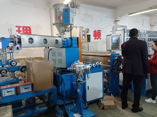 φ90mm+φ50mm สายและสายไฟฟ้าความเร็วสูง แจ็คเก็ตพลังงาน PVC PE Extrusion Machine