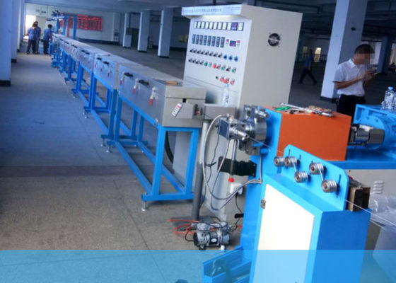 15kw 90kg / H เครื่องผลิตลวดสายการอัดรีดสายซิลิโคน