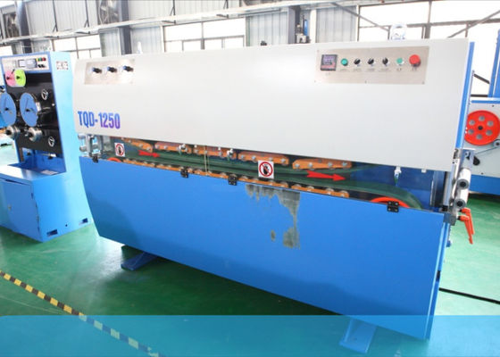 นิวเมติก 150m / นาที Caterpillar Traction Device Cable Sheathing Machine