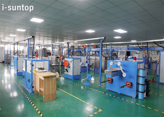 LSZH สายไฟเบอร์ออปติกพีวีซีเคลือบ / Jacketing / Extrudering Line สำหรับสายบัฟเฟอร์แน่น