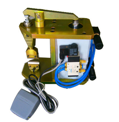 เครื่องจีบสายไฟเบอร์ออปติกแนวตั้ง Crimper นิวเมติก